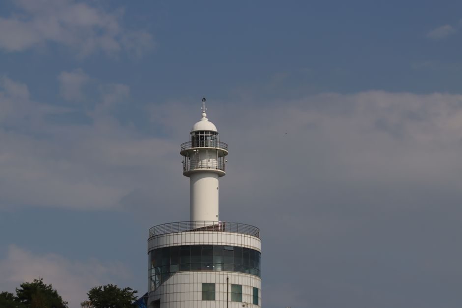 여수 하멜등대와 이순신광장 항구 전경
